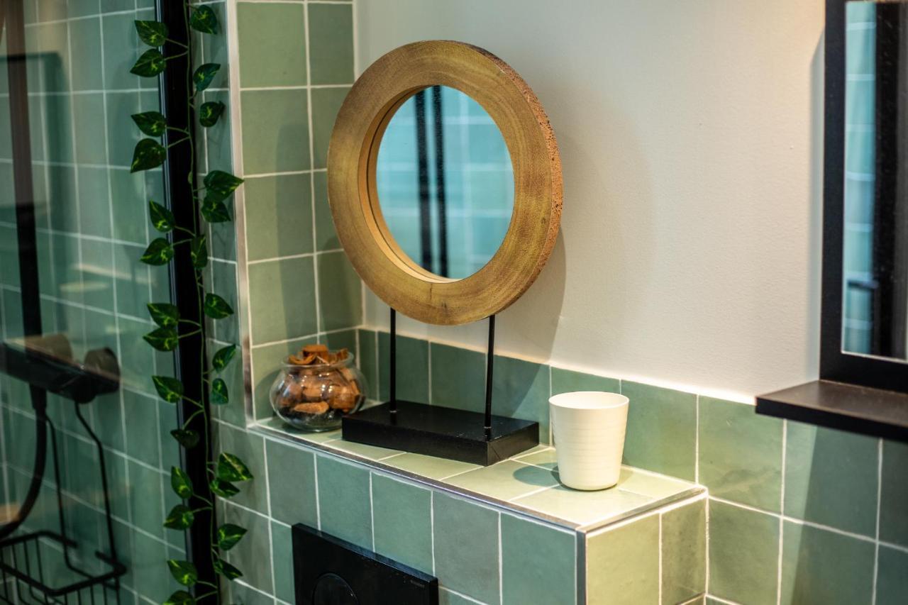 Suite Jungle - Jardin, Netflix Et Parking - Le Manoir Aux Pommes Orbec Exterior photo